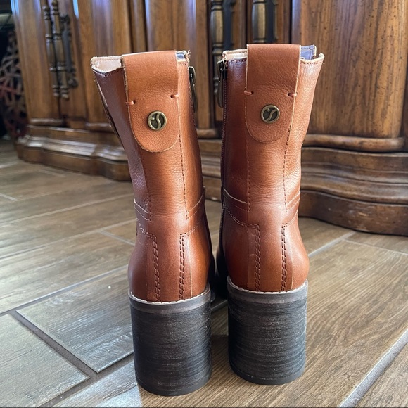 NWOT Franco Sarto Hard Finished Leather Boots 2in heels, side zip, brown - Picture 7 of 14